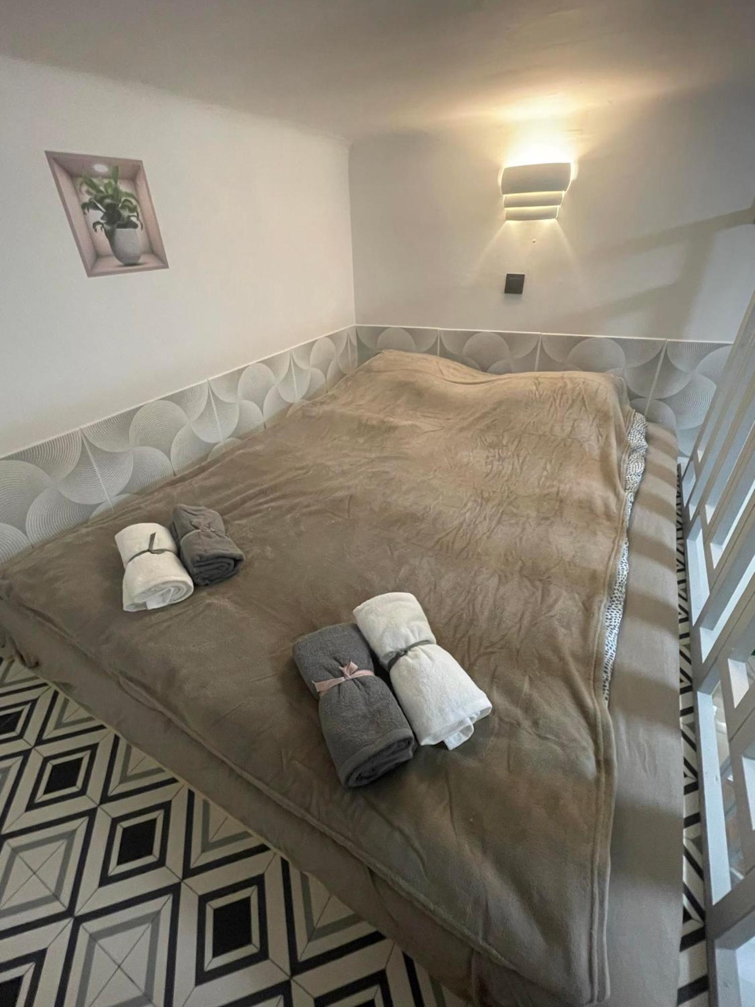 Ernesto 17 With Free Parking Possibility Appartement Boedapest Buitenkant foto