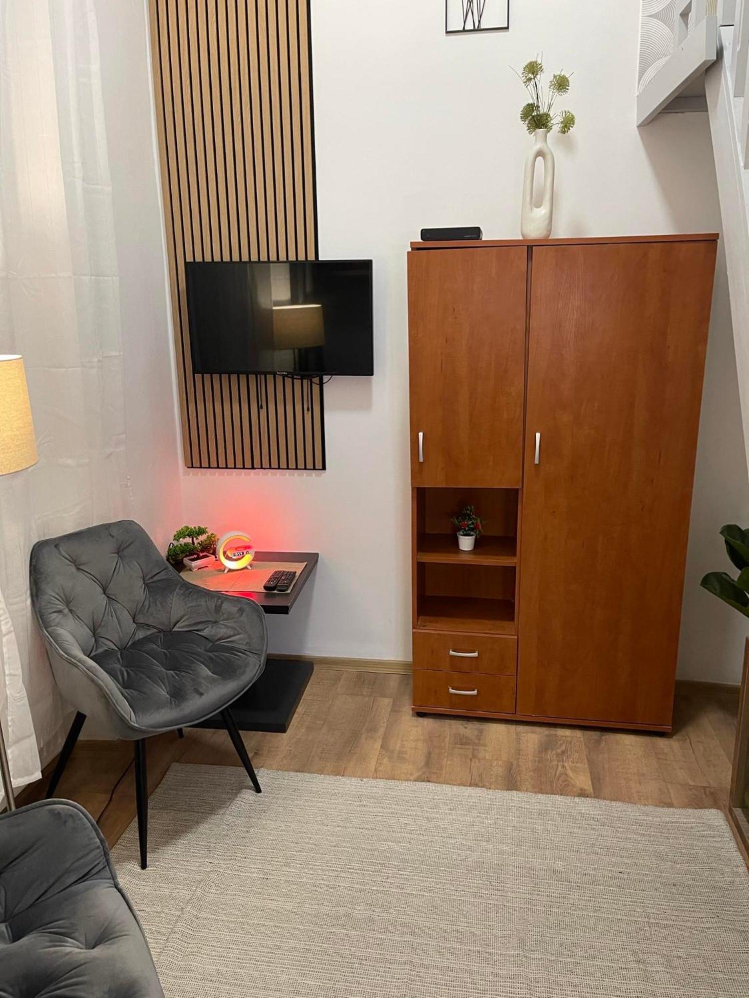 Ernesto 17 With Free Parking Possibility Appartement Boedapest Buitenkant foto